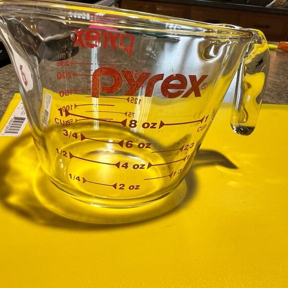 PYREX 1 cup measuring cup, US & metric, ounces & ml - Picture 6 of 6
